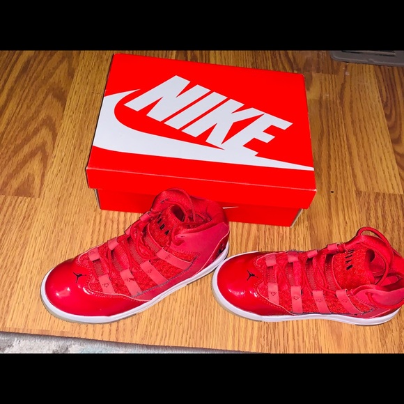 Nike Other - Red Nike air max 90 L basketball shoes